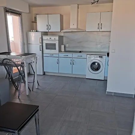 T2 Climatise Classe 2 Etoiles Pres De La Avec Parking Prive Numerote Apartman *