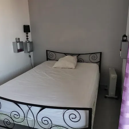 Apartman T2 Climatise Classe 2 Etoiles Pres De La Avec Parking Prive Numerote